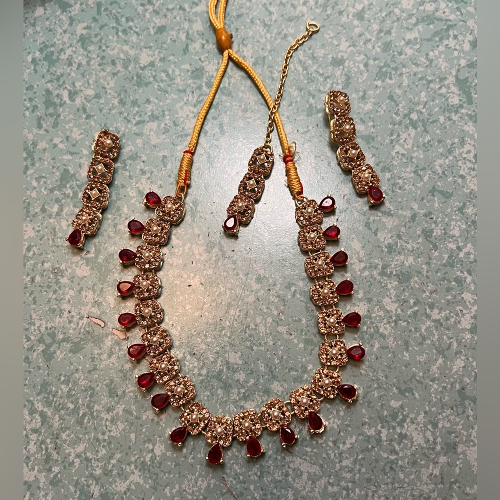 Necklace set